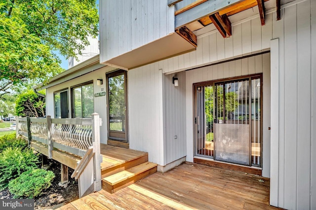 22 Witch Hazel Ct, Monmouth Junction, NJ 08852 - view of exterior entry featuring a deck