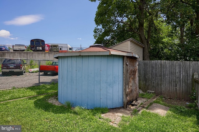 521 Concord Ln, Columbia, PA 17512 - view of shed featuring a fenced backyard