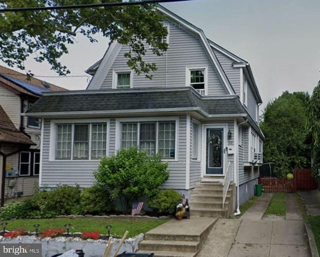 112 E Franklin Ave, Collingswood, NJ 08108 - colonial inspired home featuring entry steps, a gambrel roof, and roof with shingles