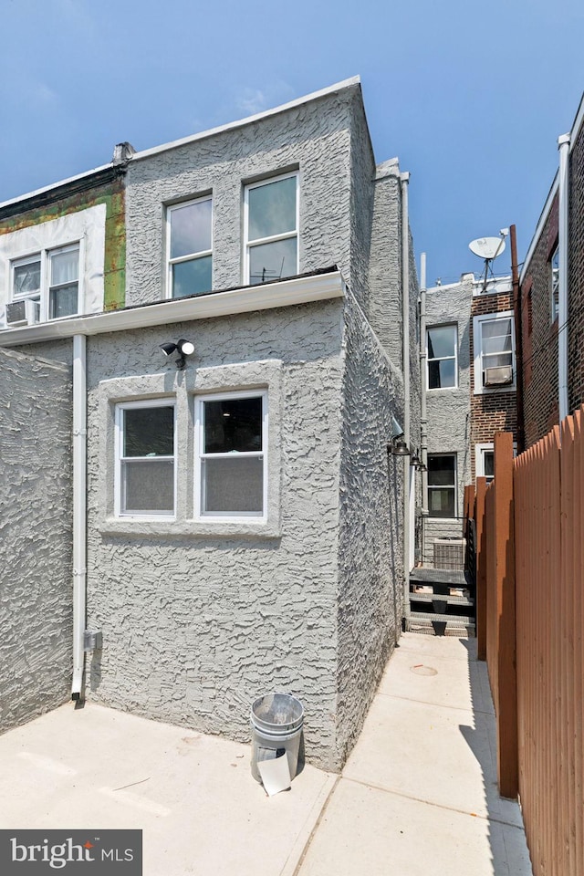 2106 E Somerset St, Philadelphia, PA 19134 - view of side of property with stucco siding