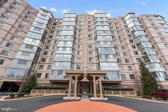 19385 Cypress Ridge Ter Unit 503, Leesburg, VA 20176 - view of apartment building / complex