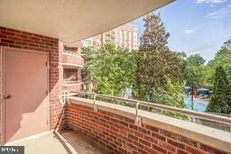 5802 Nicholson Ln Unit 2-L05, Rockville, MD 20852 - view of balcony