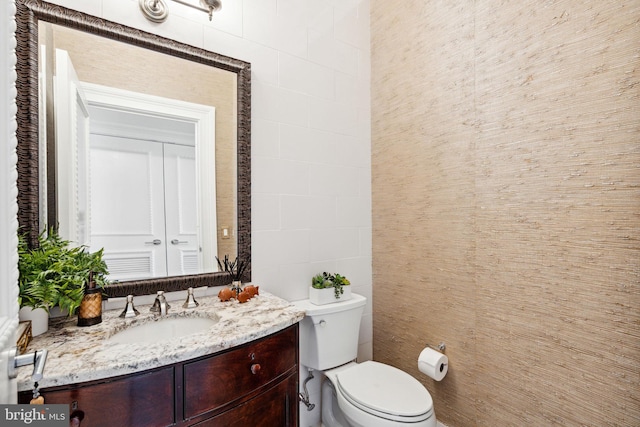 1425 Locust St Unit 33A, Philadelphia, PA 19102 - bathroom featuring vanity and tile walls