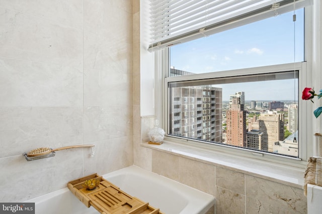 1425 Locust St Unit 33A, Philadelphia, PA 19102 - bathroom featuring a bathtub and a view of city