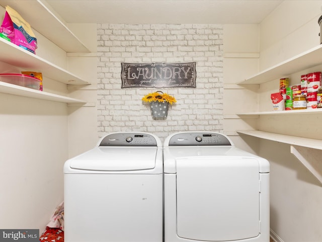 117 Amherst Ct, Stephens City, VA 22655 - laundry room featuring washer and dryer