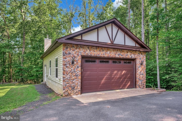 5599 Small Oak Ct, Woodbridge, VA 22192 - view of detached garage