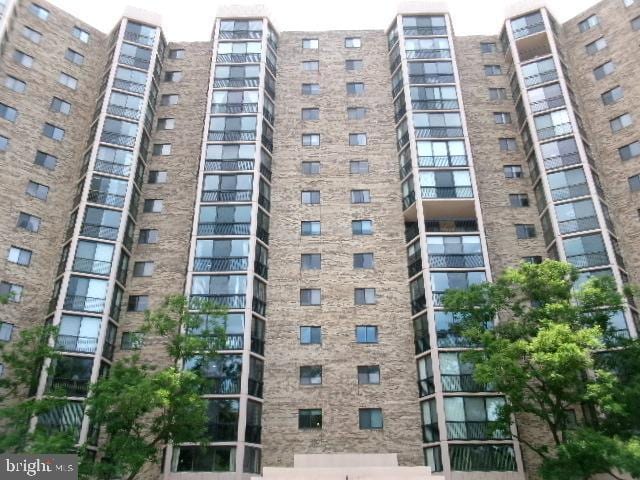 5904 Mount Eagle Dr Unit 210, Alexandria, VA 22303 - view of apartment building / complex
