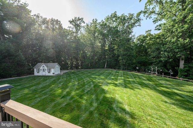 12 Deerpath Ln, Columbus, NJ 08022 - view of green lawn featuring an outbuilding