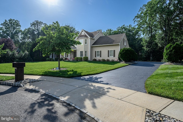 12 Deerpath Ln, Columbus, NJ 08022 - view of front facade featuring a front lawn and driveway