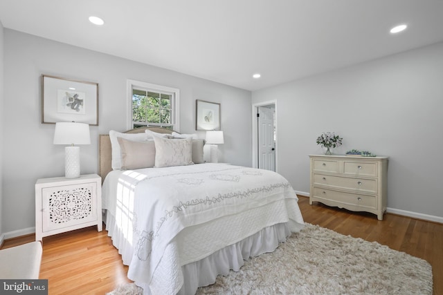 906 Danton Ln, Alexandria, VA 22308 - bedroom featuring wood finished floors and recessed lighting