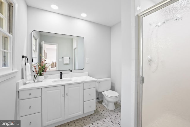 906 Danton Ln, Alexandria, VA 22308 - full bathroom featuring vanity, a shower stall, and recessed lighting