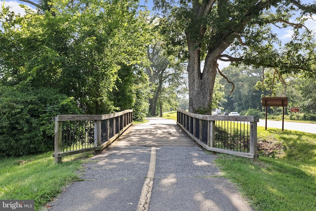 906 Danton Ln, Alexandria, VA 22308 - view of road
