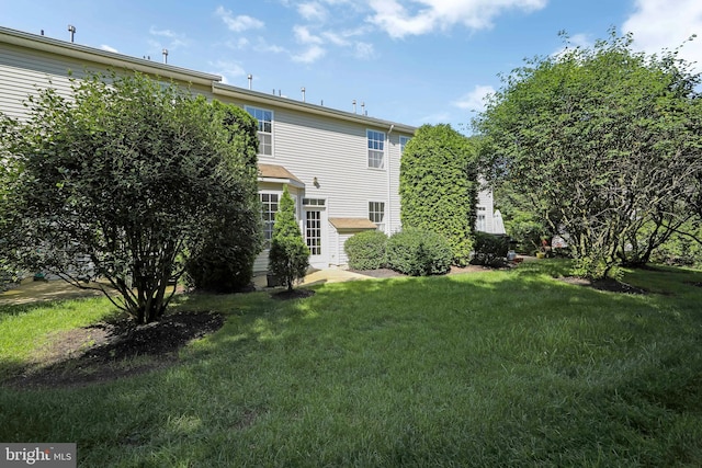 304 Amy Way, Cinnaminson, NJ 08077 - view of grassy yard