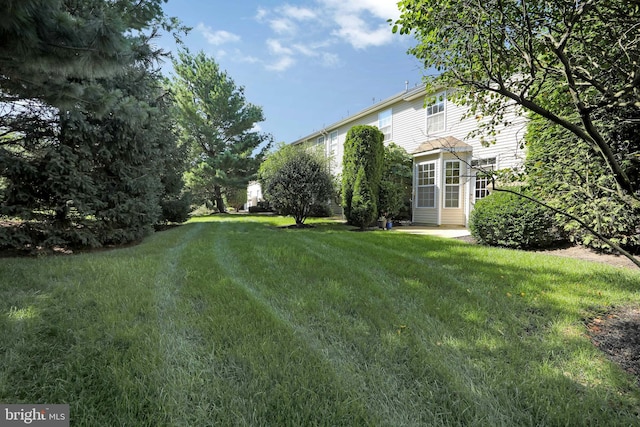 304 Amy Way, Cinnaminson, NJ 08077 - view of green lawn