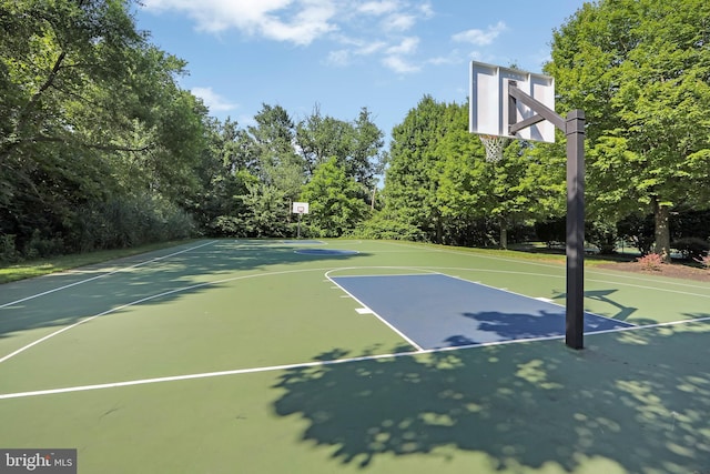 304 Amy Way, Cinnaminson, NJ 08077 - view of basketball court featuring community basketball court and view of scattered trees