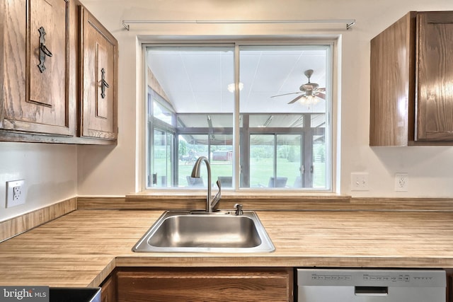 4604 View Dr, Spring Grove, PA 17362 - kitchen featuring dishwasher, light countertops, and ceiling fan