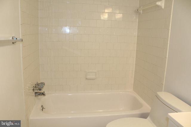 130 Duvall Ln Unit 194-202, Gaithersburg, MD 20877 - bathroom featuring washtub / shower combination and vanity
