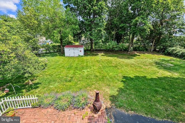 615 Convent Rd, Aston, PA 19014 - view of yard featuring a storage shed