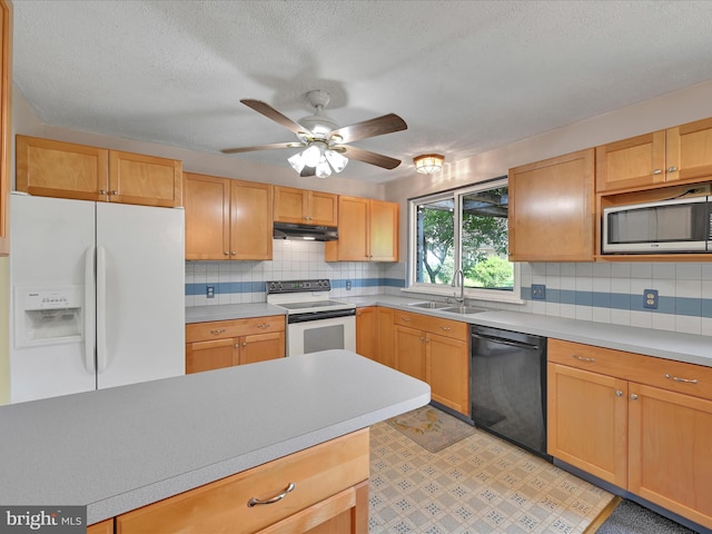 171 Tanglewood Ln, Lancaster, PA 17601 - kitchen featuring white appliances, under cabinet range hood, decorative backsplash, a ceiling fan, and a textured ceiling
