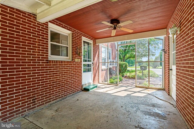 102 Deaven Rd, Harrisburg, PA 17112 - view of patio / terrace featuring a ceiling fan