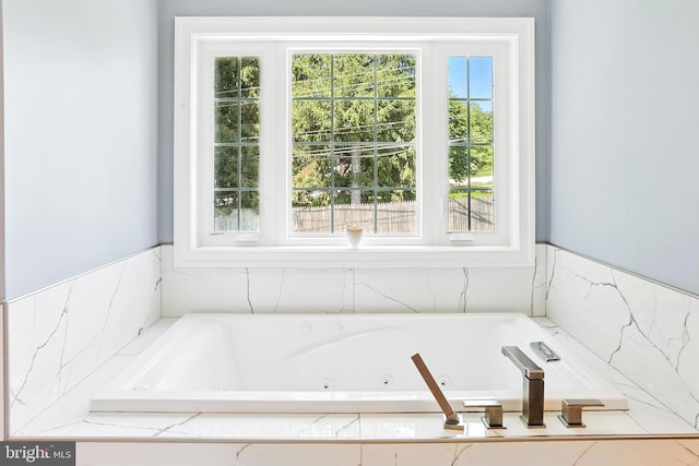 228 Warren Blvd, Broomall, PA 19008 - full bath with a tub with jets