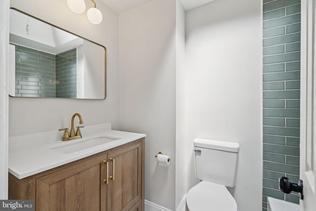 805 Windsor Cir, Folcroft, PA 19032 - full bath featuring vanity and toilet