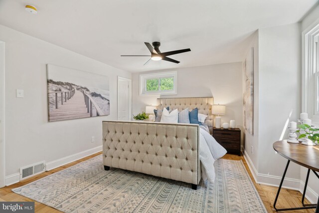 805 Windsor Cir, Folcroft, PA 19032 - bedroom with light wood-type flooring and ceiling fan