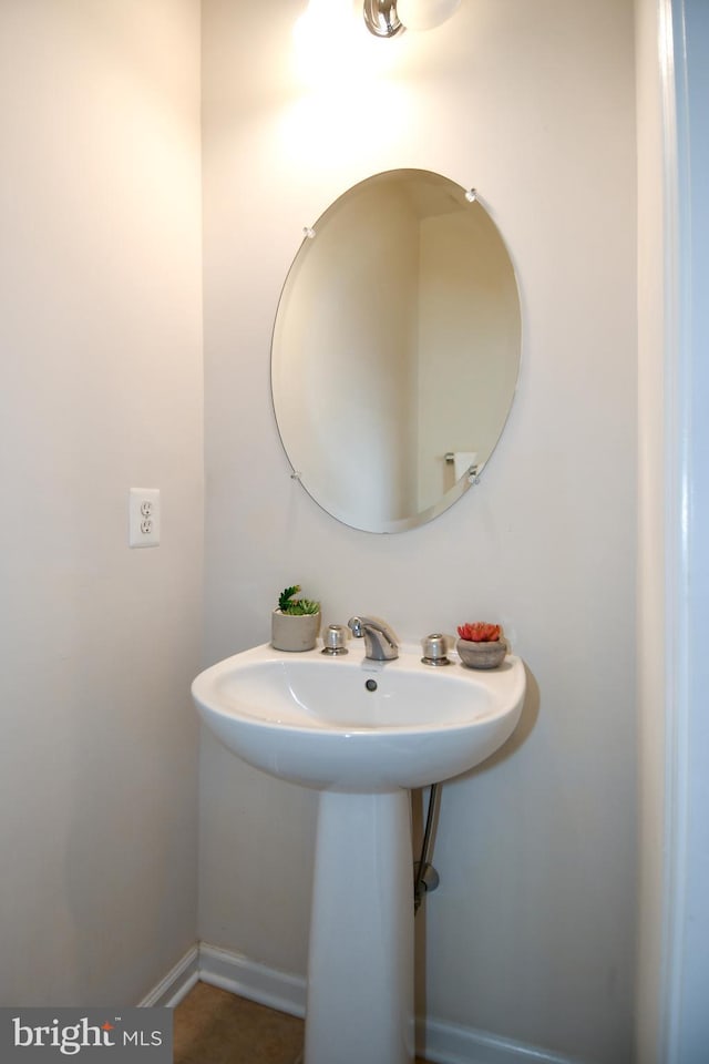 42825 Pamplin Ter, Chantilly, VA 20152 - bathroom with a sink
