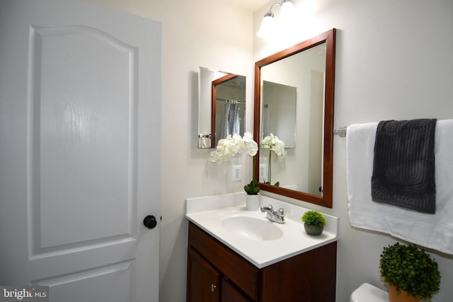 42825 Pamplin Ter, Chantilly, VA 20152 - bathroom featuring vanity