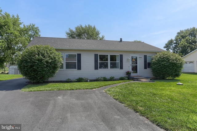 112 Lynmar Ave, Palmyra, PA 17078 - ranch-style home featuring a front lawn