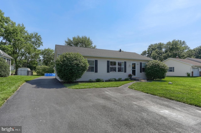 112 Lynmar Ave, Palmyra, PA 17078 - single story home with a front yard