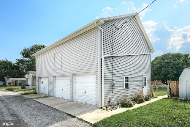 137 S E St, Spring Grove, PA 17362 - view of garage