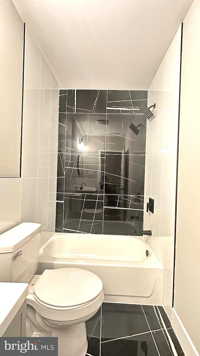 5841 Cedarhurst St, Philadelphia, PA 19143 - bathroom with vanity, bathing tub / shower combination, and tile walls