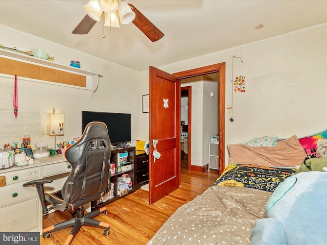 21127 Twin Springs Dr, Smithsburg, MD 21783 - bedroom with light wood-style flooring, an office area, and ceiling fan