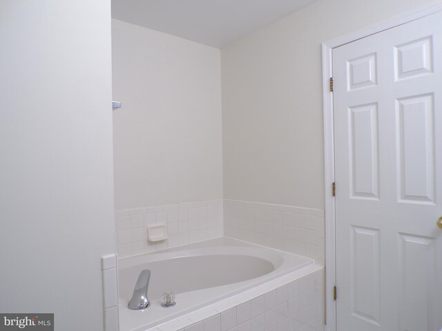 44035 Kings Arms Sq, Ashburn, VA 20147 - bathroom with a garden tub
