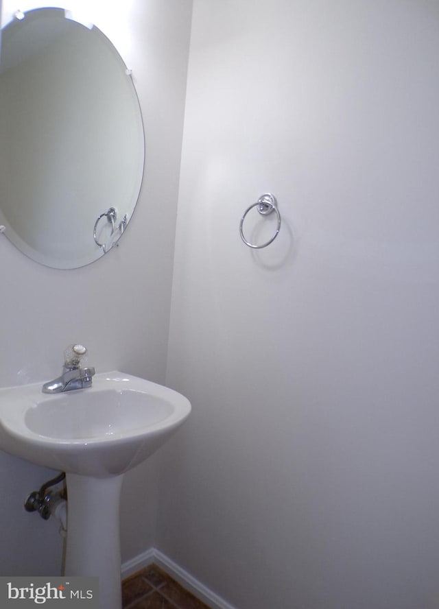 44035 Kings Arms Sq, Ashburn, VA 20147 - view of bathroom
