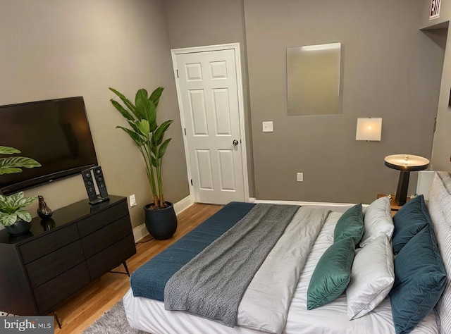 2647 N 17th St, Philadelphia, PA 19132 - bedroom featuring wood finished floors and baseboards