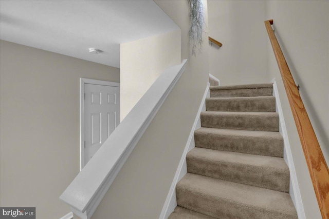 284 S Village Cir, Palmyra, PA 17078 - view of stairs
