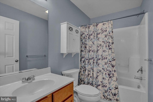 284 S Village Cir, Palmyra, PA 17078 - bathroom featuring vanity and shower / bathtub combination with curtain