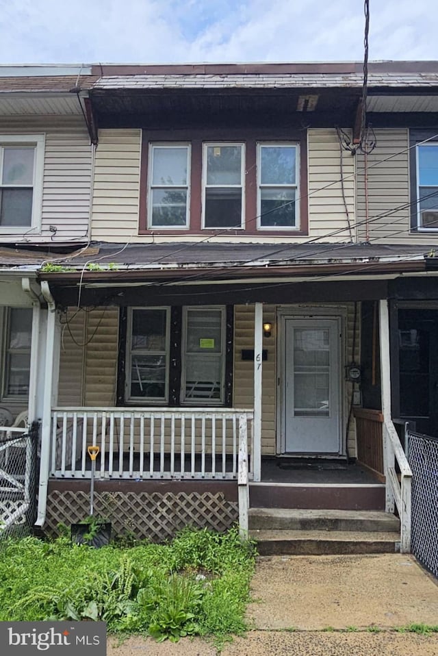 67 Vine St, Trenton, NJ 08638 - multi unit property with a porch