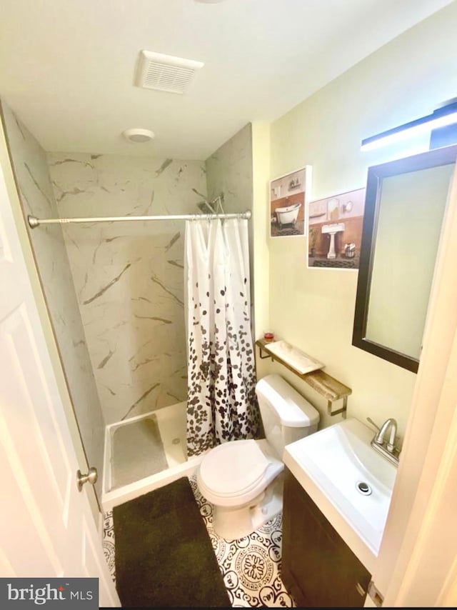 2538 N 16th St, Philadelphia, PA 19132 - bathroom with vanity and a shower stall