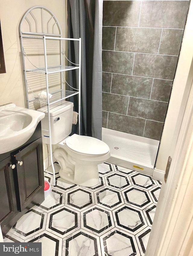 2538 N 16th St, Philadelphia, PA 19132 - full bathroom featuring a stall shower and vanity