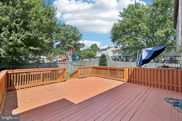 9228 Pinenut Ct, Laurel, MD 20723 - wooden terrace with a fenced backyard