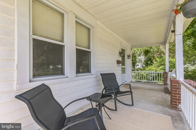 250 Maple Ave, Glenside, PA 19038 - view of covered porch