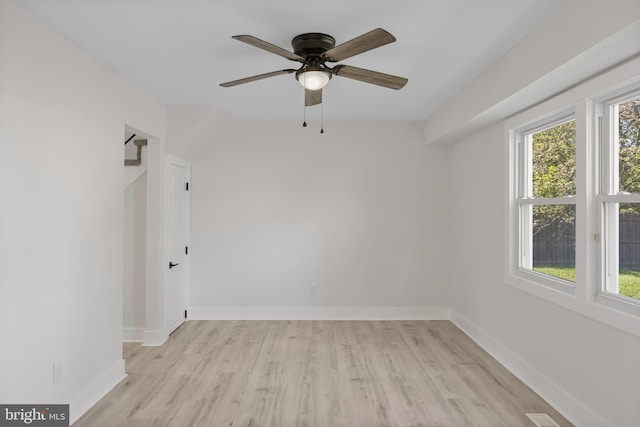 4 New Coach Ln, Willingboro, NJ 08046 - empty room featuring light wood-style floors and a ceiling fan