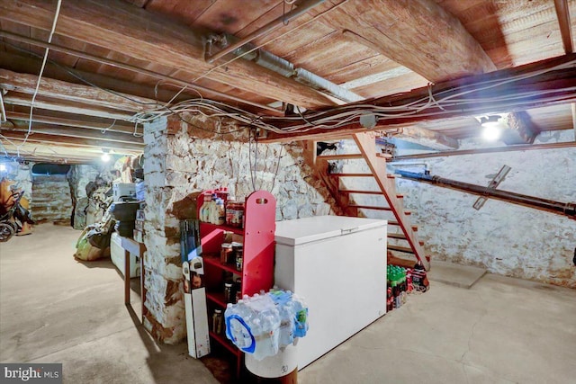 1124 Fairview Dr, Reading, PA 19605 - unfinished below grade area featuring white refrigerator