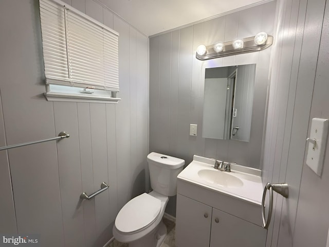 433 Edsam Ave, Pitman, NJ 08071 - half bath featuring vanity and toilet