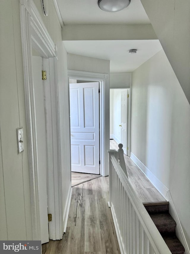 538 S Lime St, Lancaster, PA 17602 - hall with wood finished floors and an upstairs landing