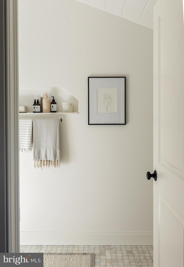 33 Conestoga Blvd, Lancaster, PA 17602 - detailed view of baseboards