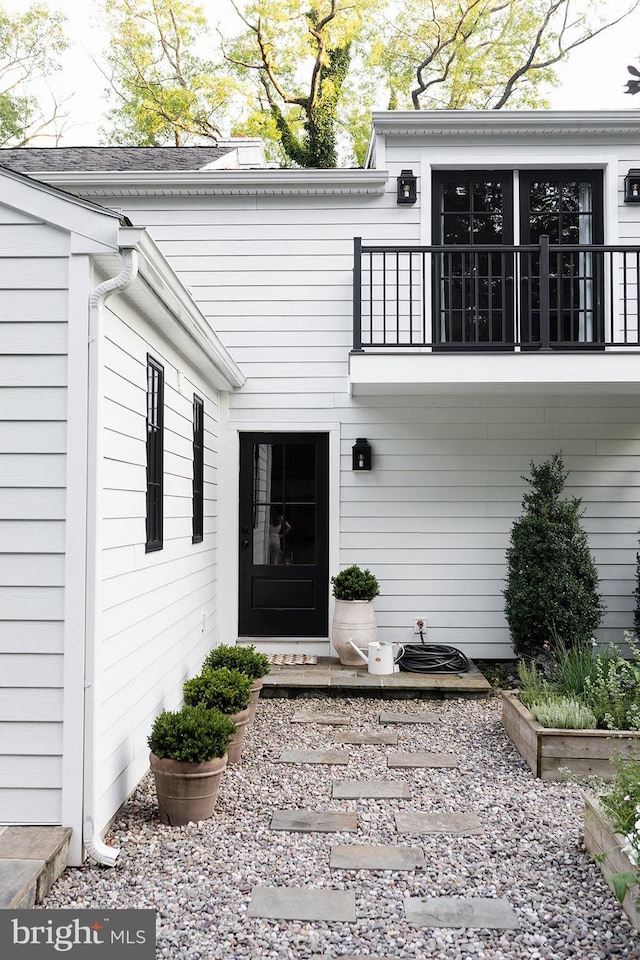 33 Conestoga Blvd, Lancaster, PA 17602 - view of exterior entry featuring a balcony